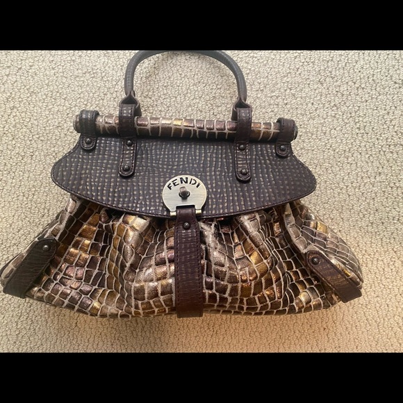 🔥🔥Vintage Fendi bag 🔥🔥